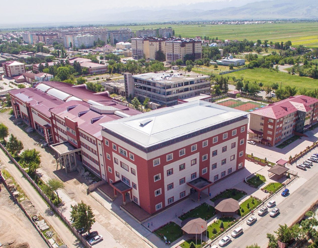 阿塔图尔克‑阿拉套国际大学